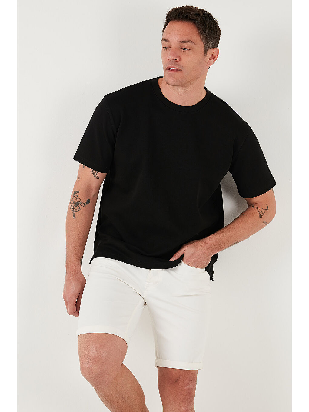 Siyah Pamuklu Regular Fit Bisiklet Yaka Basic Tişört 5902772-3