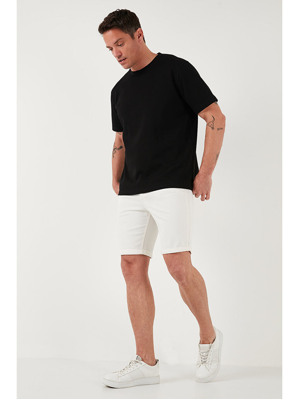 Siyah Pamuklu Regular Fit Bisiklet Yaka Basic Tişört 5902772-4