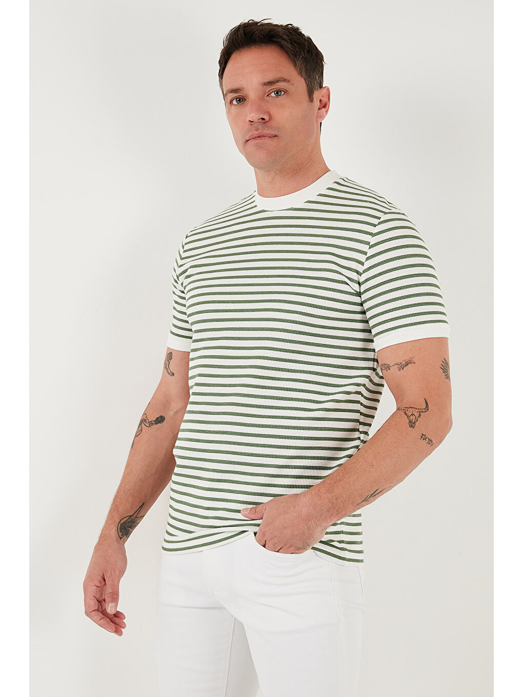 Yeşil Pamuklu Çizgili Regular Fit Bisiklet Yaka %100 Pamuk Tişört 5903005-4