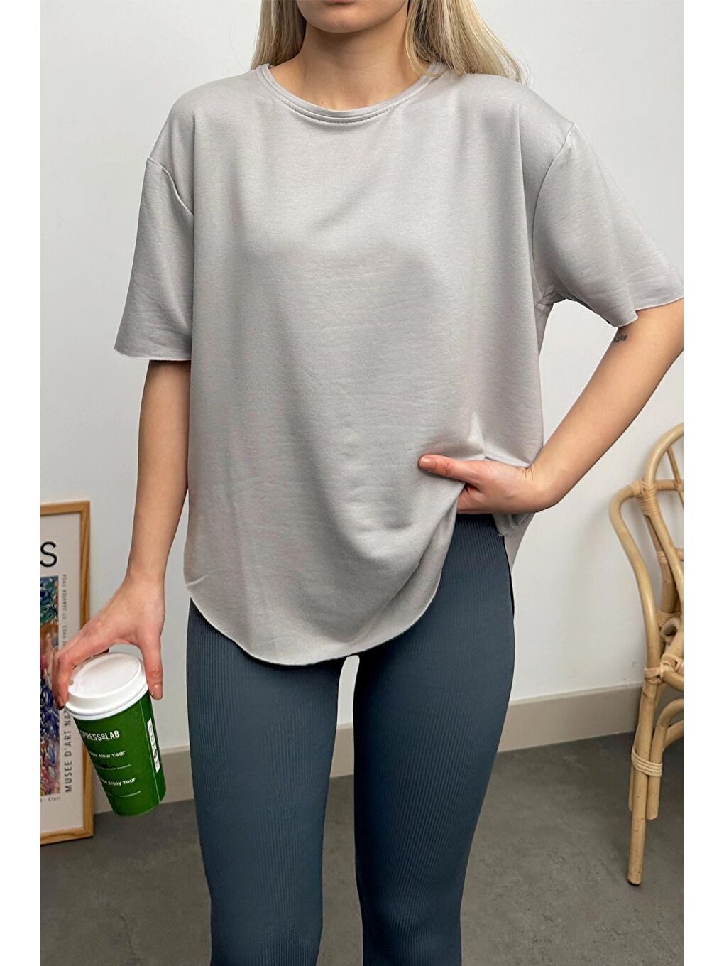 Gri Bisiklet Yaka Oval Kesim Basic T-Shirt-1