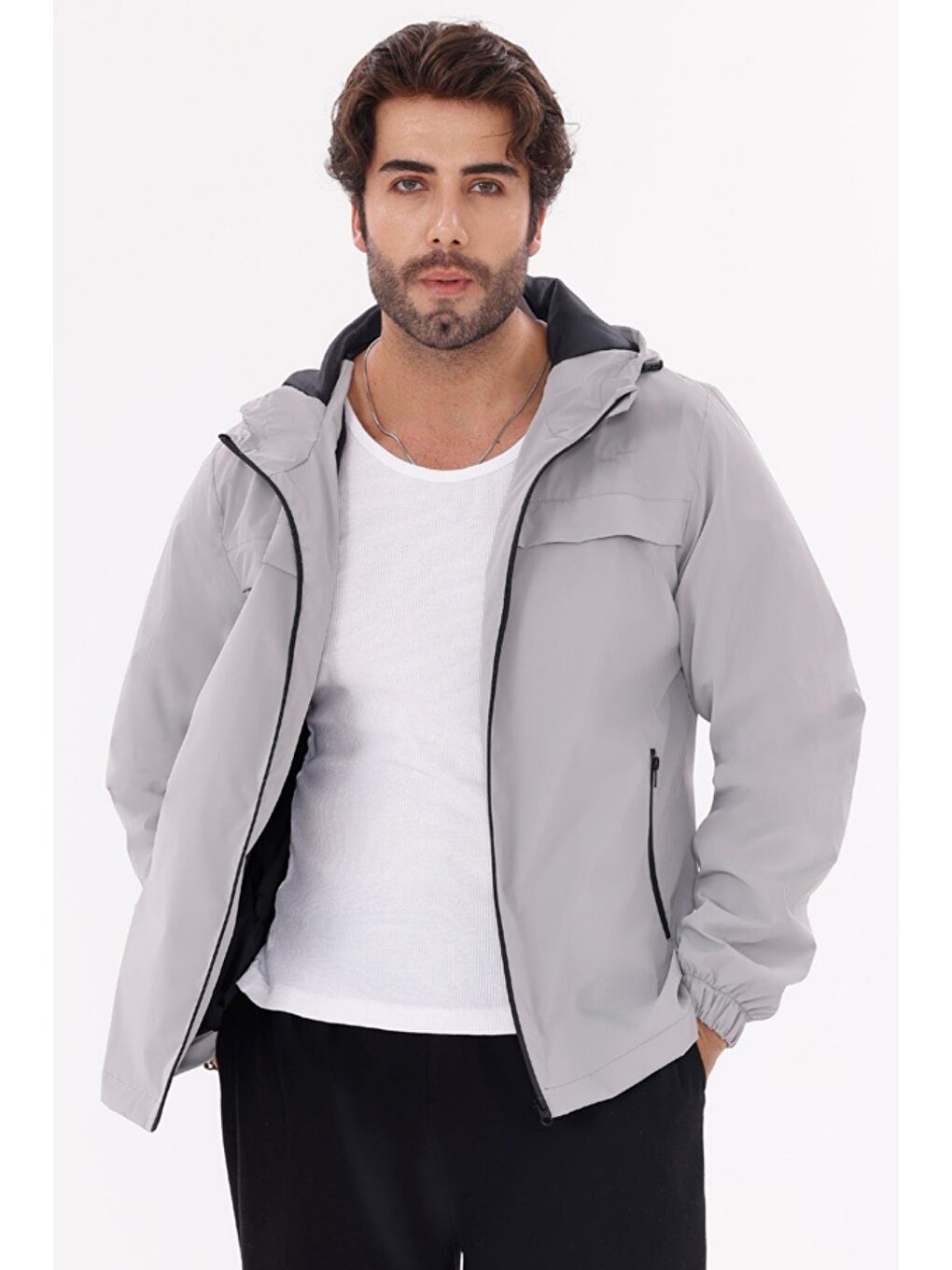 Gri Erkek Kapüşonlu Nova Kumaş Hafif Ve Dayanıklı Mevsimlik Su Ve Rüzgar Geçirmez Yağmurluk