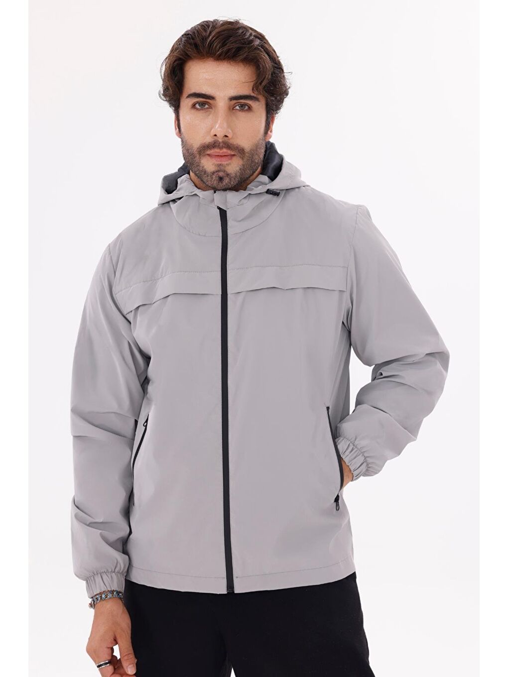 Gri Erkek Kapüşonlu Nova Kumaş Hafif Ve Dayanıklı Mevsimlik Su Ve Rüzgar Geçirmez Yağmurluk-1