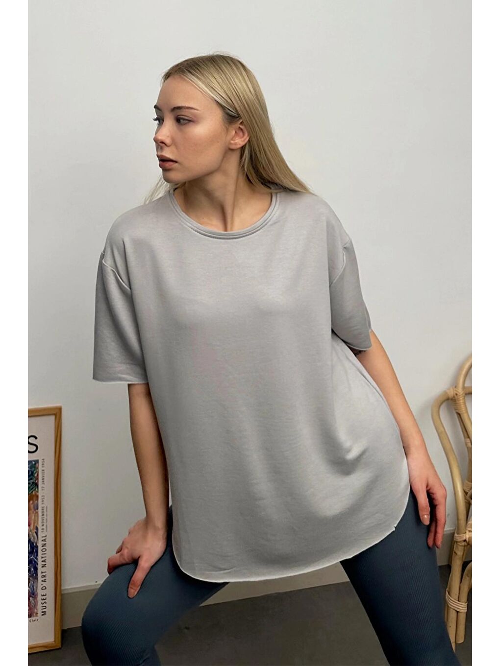 Gri Bisiklet Yaka Oval Kesim Basic T-Shirt-2