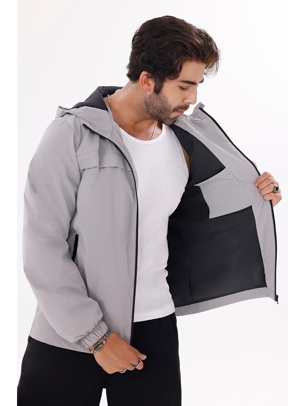 Gri Erkek Kapüşonlu Nova Kumaş Hafif Ve Dayanıklı Mevsimlik Su Ve Rüzgar Geçirmez Yağmurluk-4