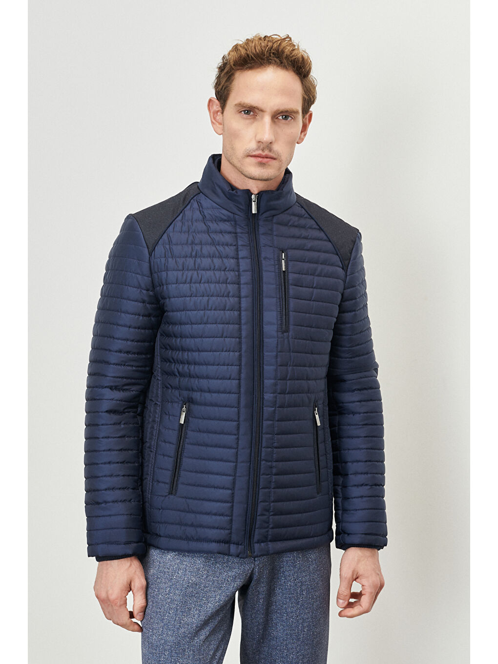 Erkek Lacivert Standart Fit Normal Kesim Dik Yaka Omuz Detaylı Kışlık Mont