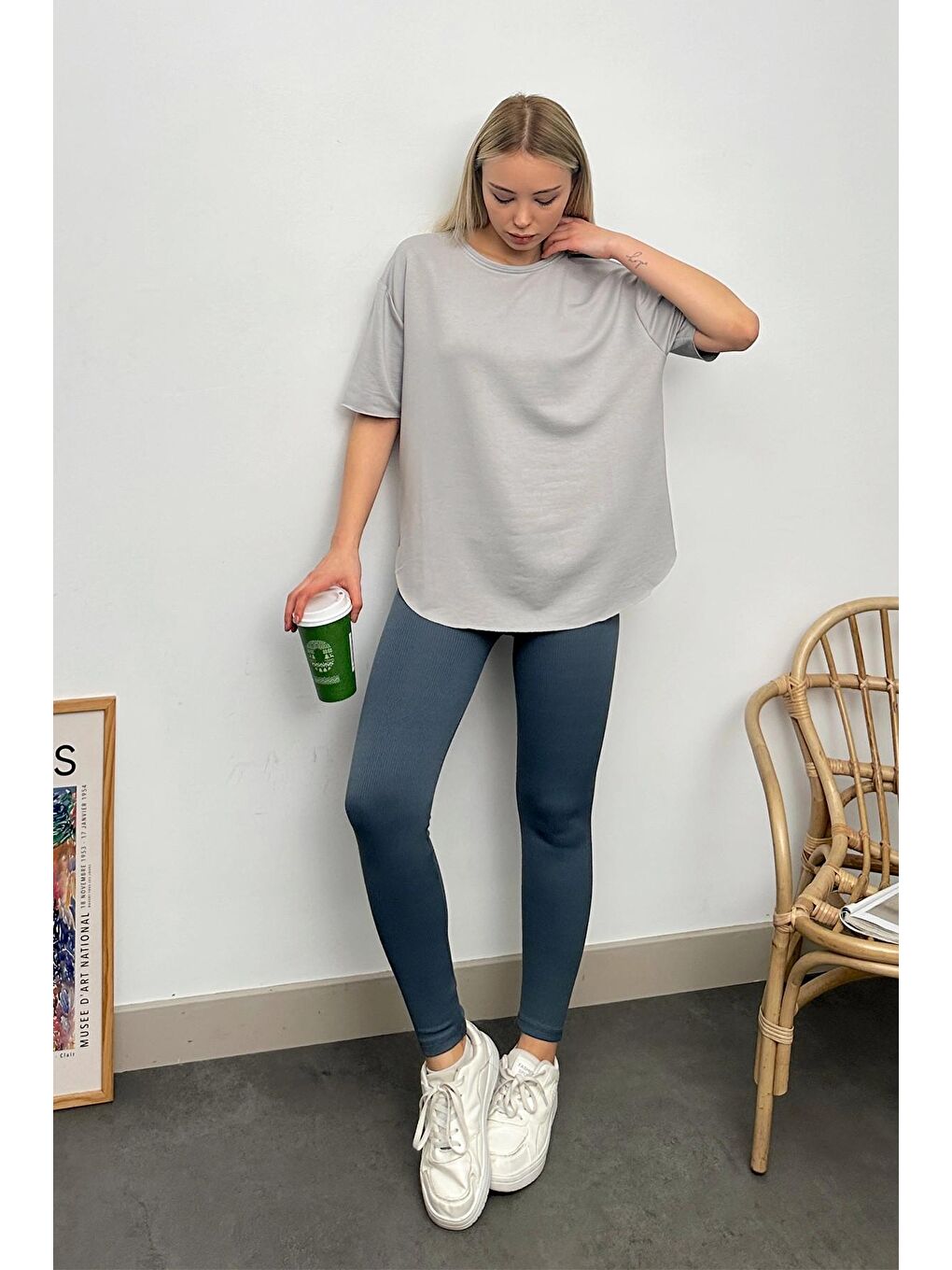 Gri Bisiklet Yaka Oval Kesim Basic T-Shirt-4