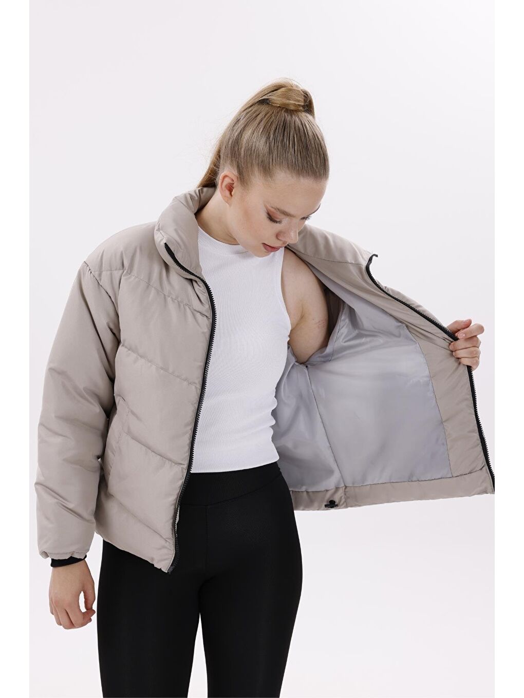 Bej Kadın Dolgulu Puffer Mont - Yüksek Yaka, Suya Dayanıklı-3