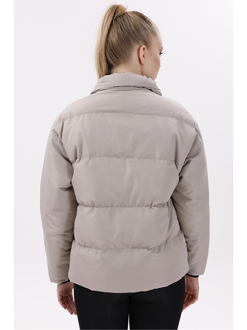 Bej Kadın Dolgulu Puffer Mont - Yüksek Yaka, Suya Dayanıklı-4