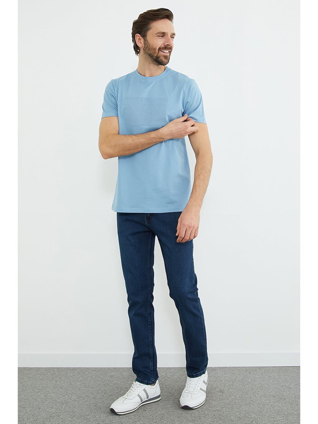 Mavi Kabartma Baskılı Bisiklet Yaka Tişört-3