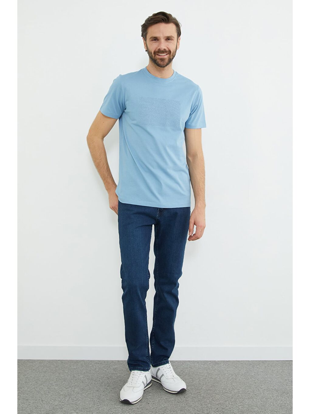 Mavi Kabartma Baskılı Bisiklet Yaka Tişört-4