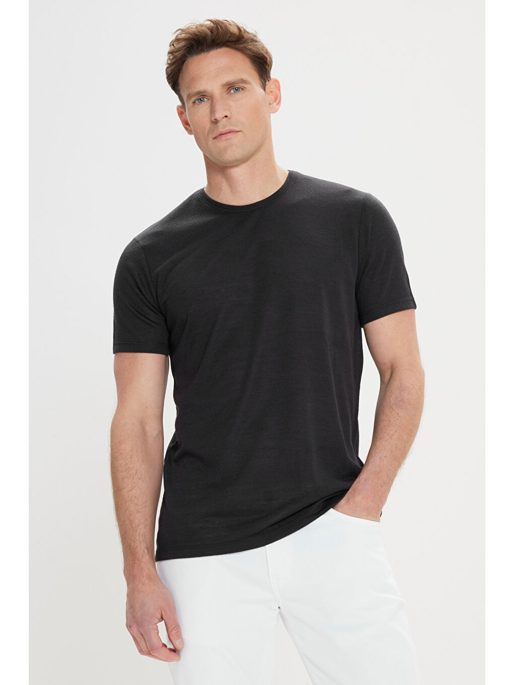 Erkek Siyah Slim Fit Dar Kesim Bisiklet Yaka Kısa Kollu Keten Görünümlü Tişört