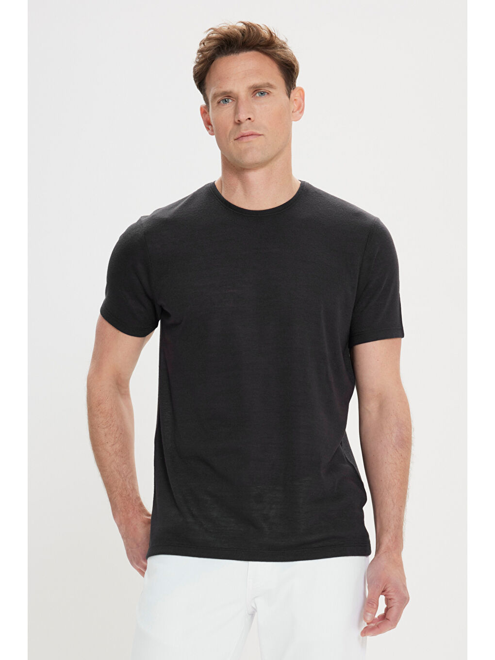 Erkek Siyah Slim Fit Dar Kesim Bisiklet Yaka Kısa Kollu Keten Görünümlü Tişört-3