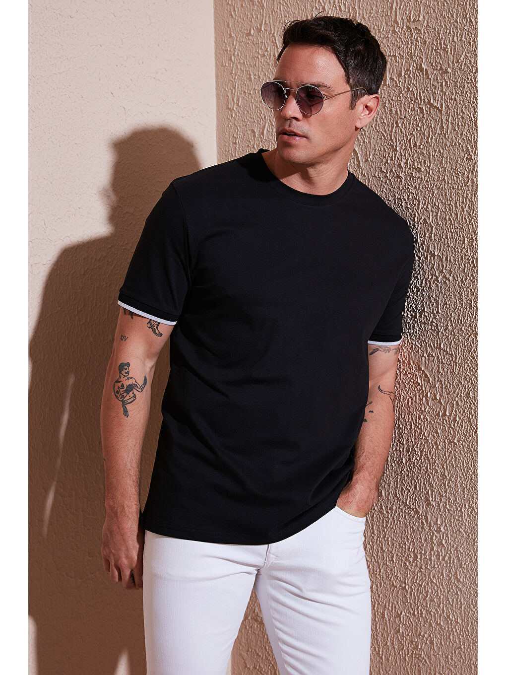 Siyah Streç Pamuklu Regular Fit Bisiklet Yaka Tişört 5902981-1