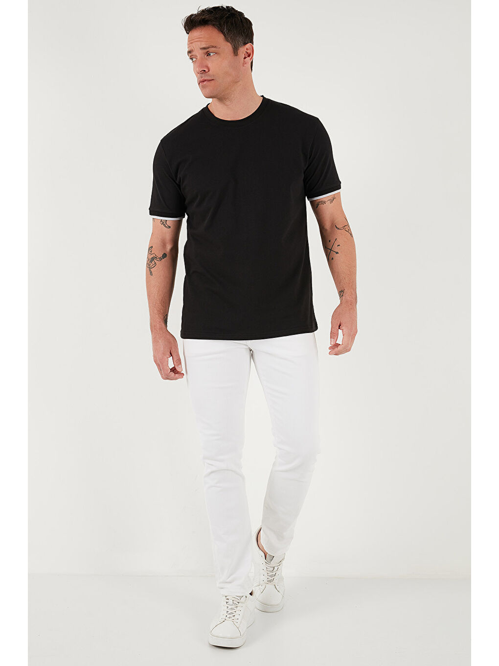 Siyah Streç Pamuklu Regular Fit Bisiklet Yaka Tişört 5902981-2