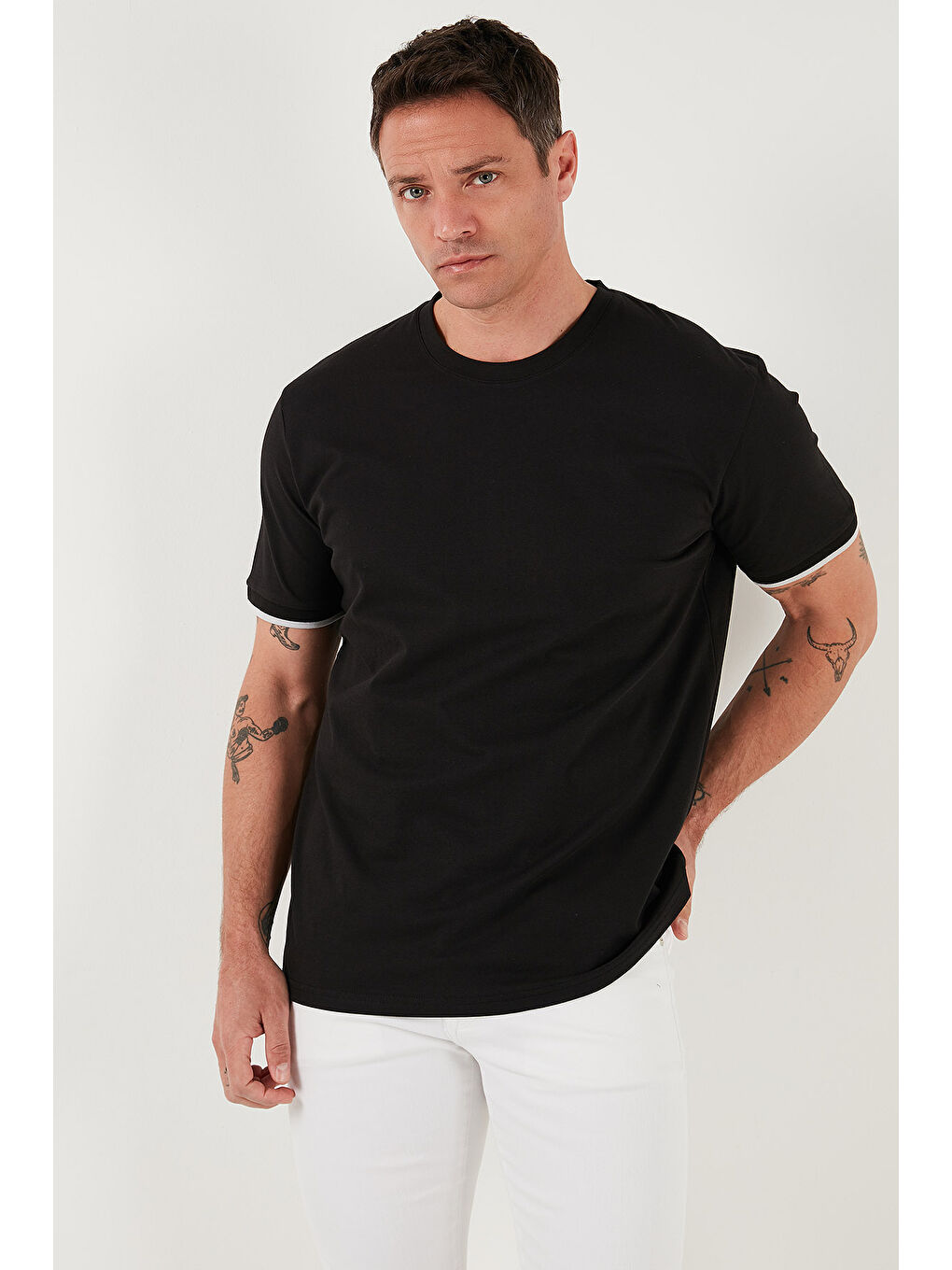 Siyah Streç Pamuklu Regular Fit Bisiklet Yaka Tişört 5902981-3