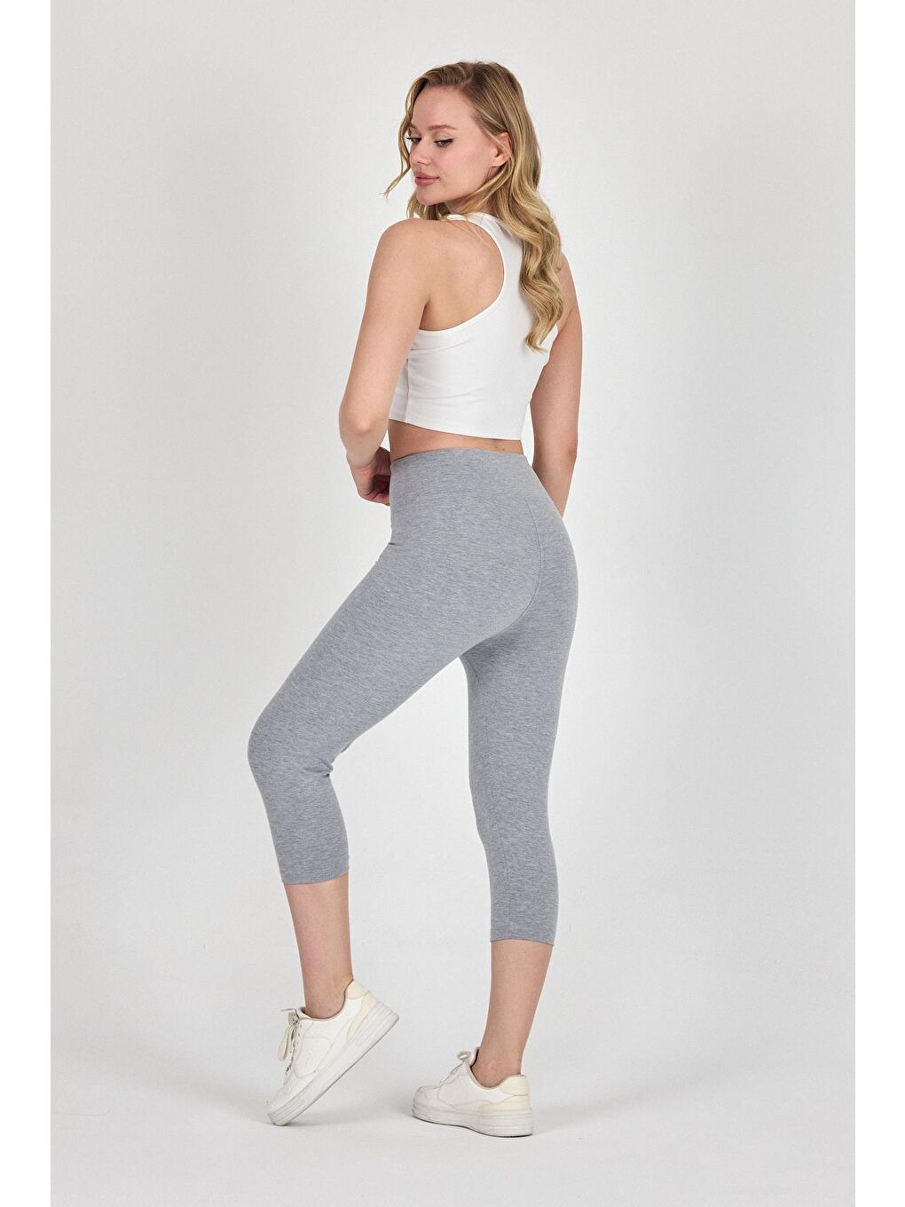 Kadın Gri Yüksek Bel Toparlayıcı Kapri Tayt-3
