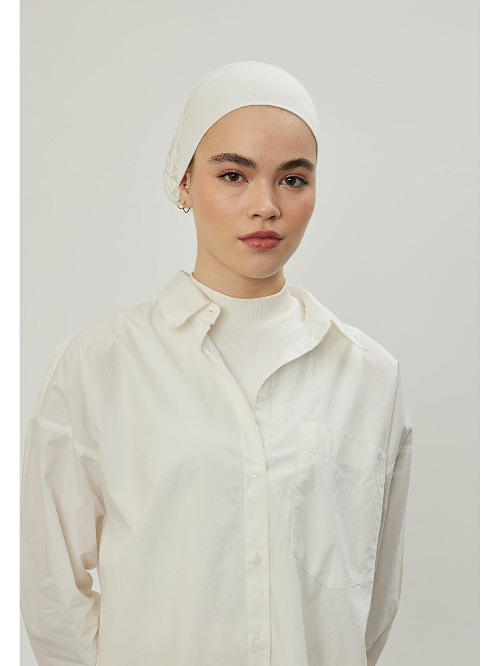 Geniş Hacimli Bağlamalı Bone Ekru