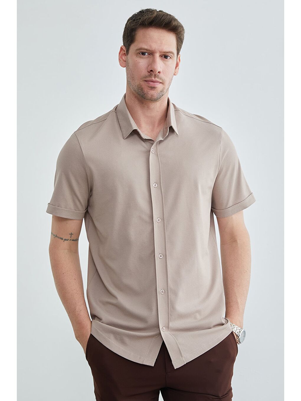 Bej Basic Düğmeli Kısa Kol Gömlek