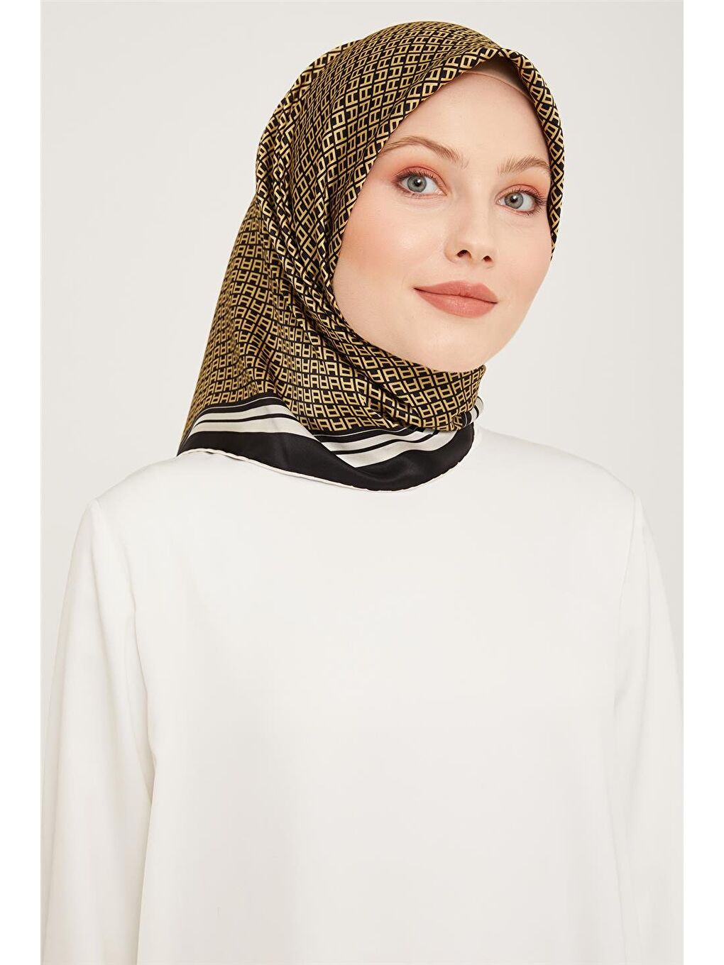 Sarı Twill İpek Eşarp 23Ka9026 01