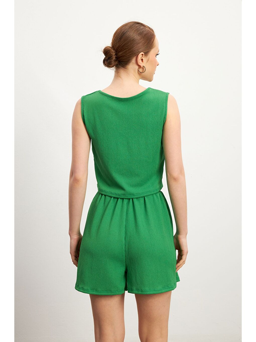 Kadın Yeşil Bağlamalı Kolsuz Krinkıl Şortlu Takım-5