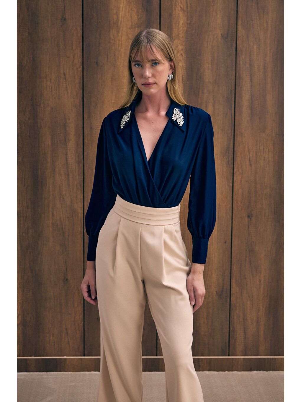 Aksesuar Detaylı Bodysuit Bluz - Lacivert-1