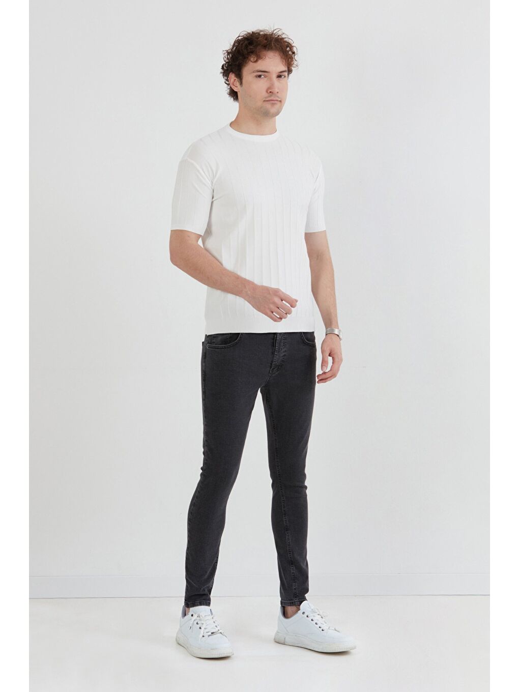 Beyaz Şeritli Bisiklet Yaka Triko Tişört-2