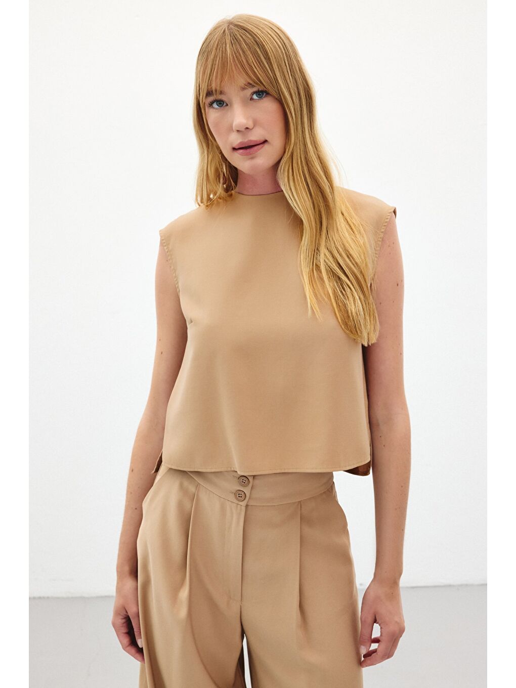Kahverengi Kolsuz Salaş Bluz - Camel-1