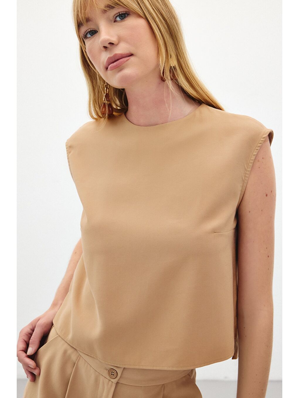 Kahverengi Kolsuz Salaş Bluz - Camel-5