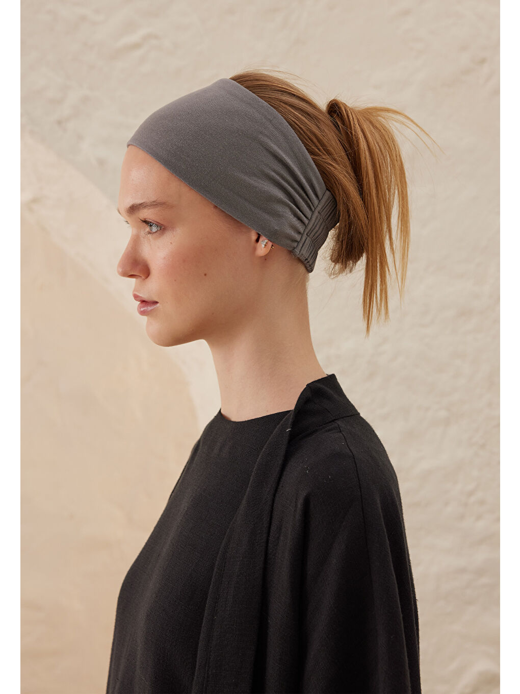 Gri Silikonlu Kaydırmaz Bandana Füme-1