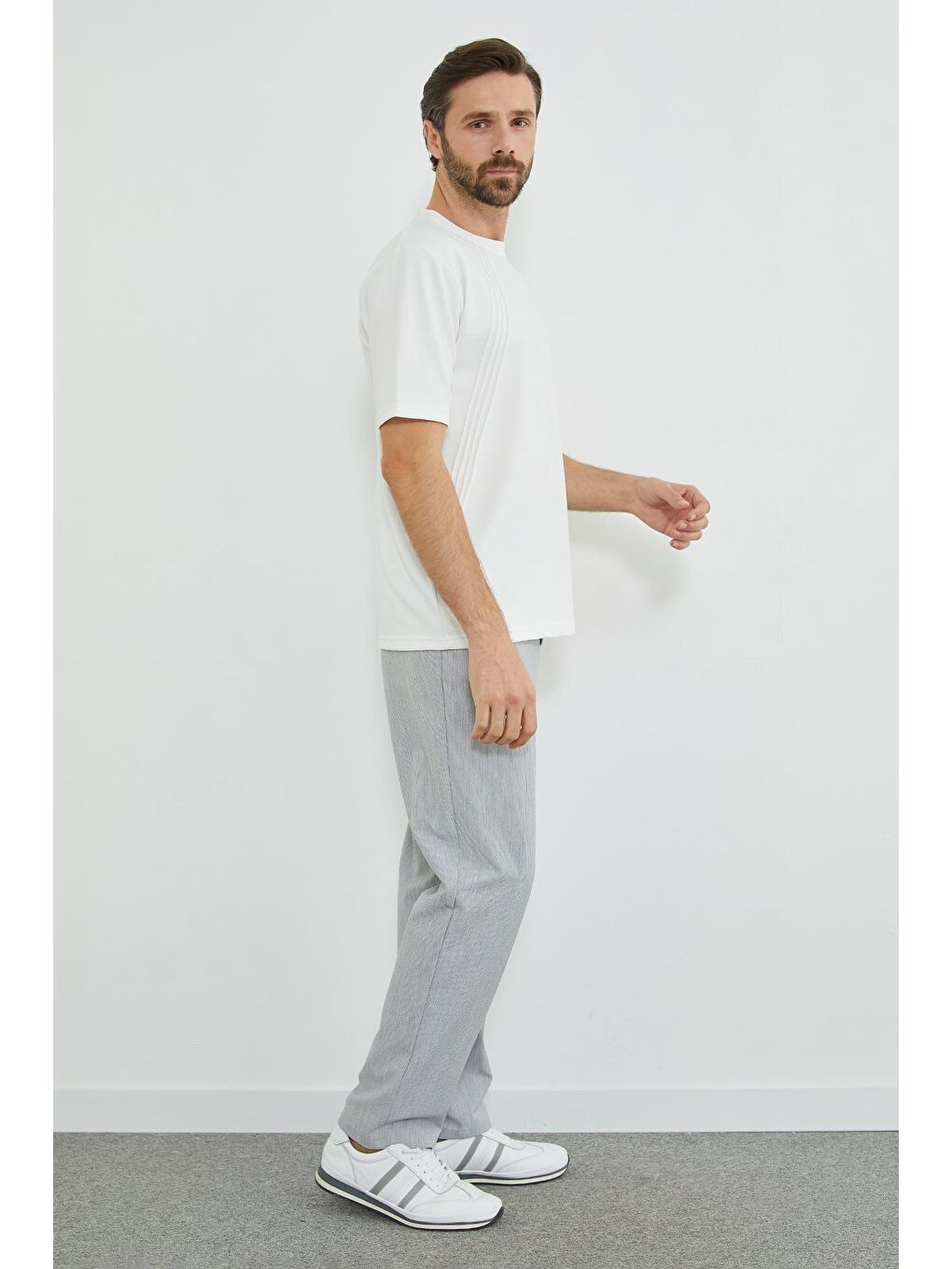 Ekru Jakarlı Bisiklet Yaka Tişört-4