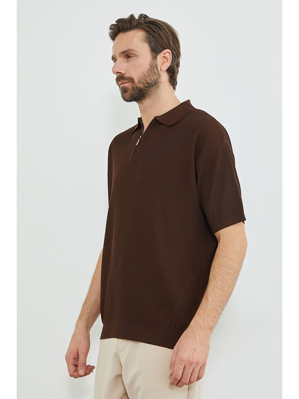 Kahverengi Yarım Fermuarlı Polo Yaka Triko Tişört-3