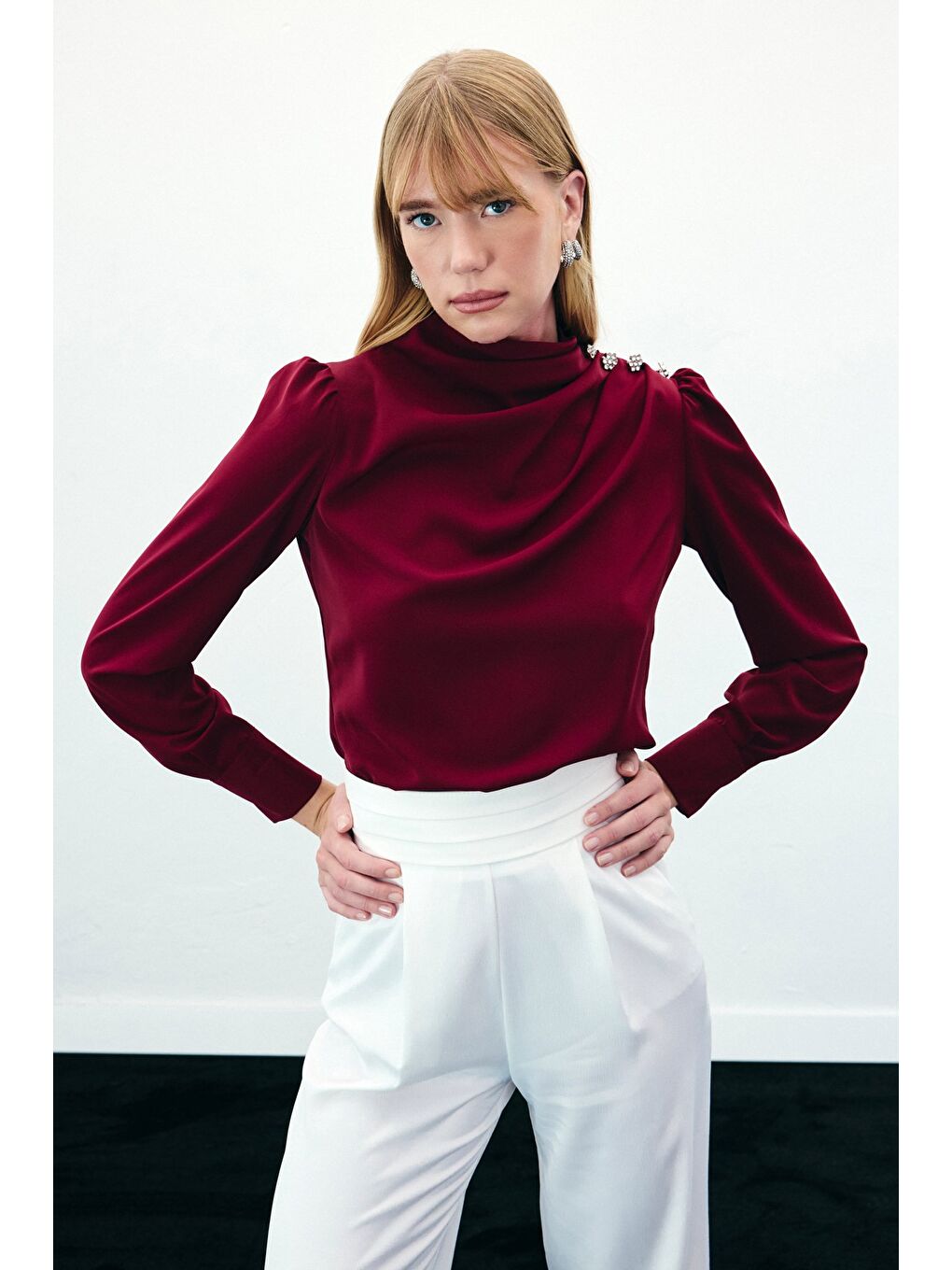 Düğmeleri Taş Detaylı Bluz - Bordo-3
