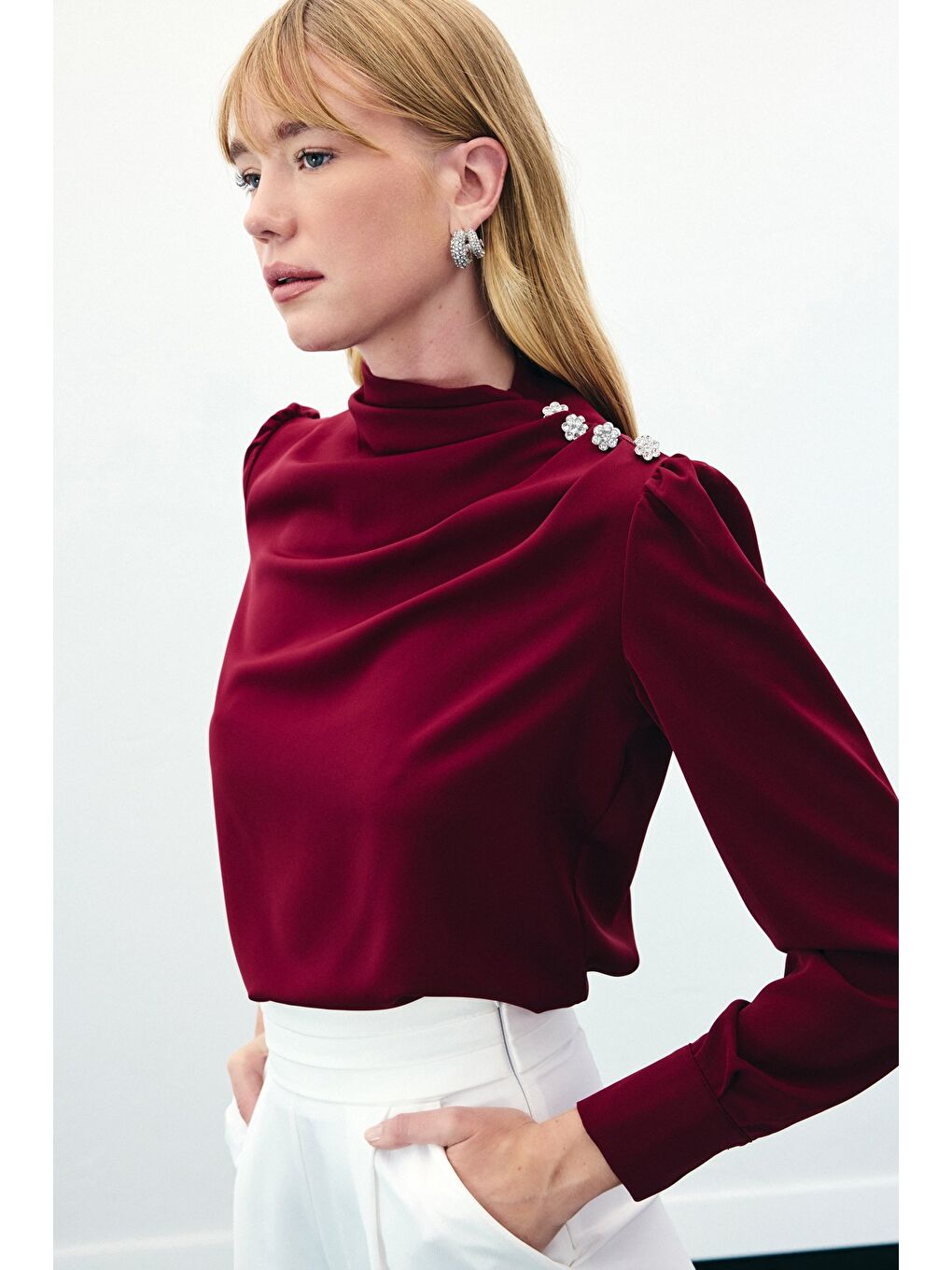 Düğmeleri Taş Detaylı Bluz - Bordo-5