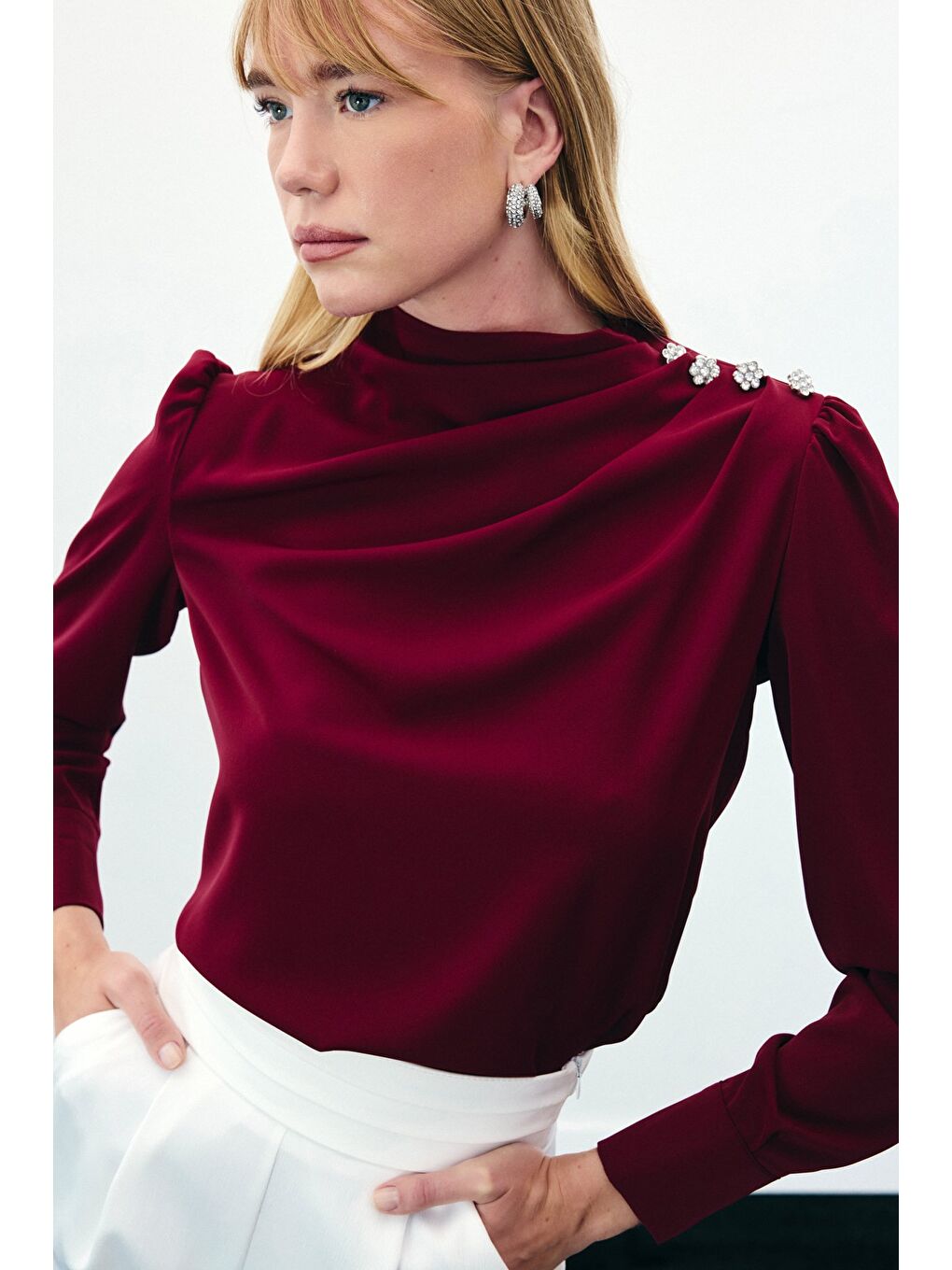 Düğmeleri Taş Detaylı Bluz - Bordo-6