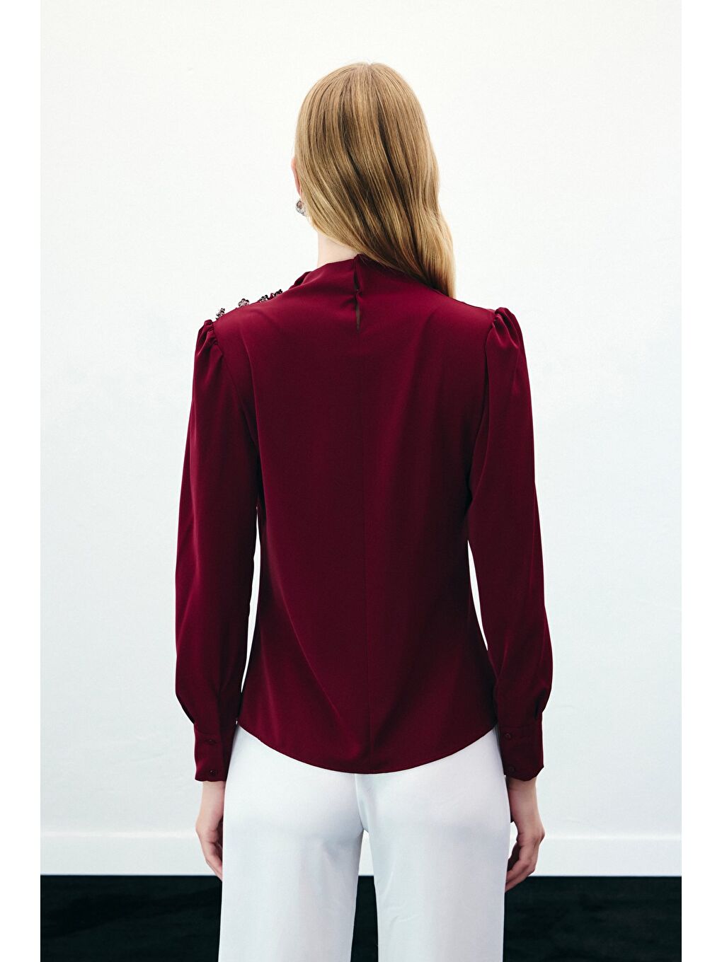 Düğmeleri Taş Detaylı Bluz - Bordo-7