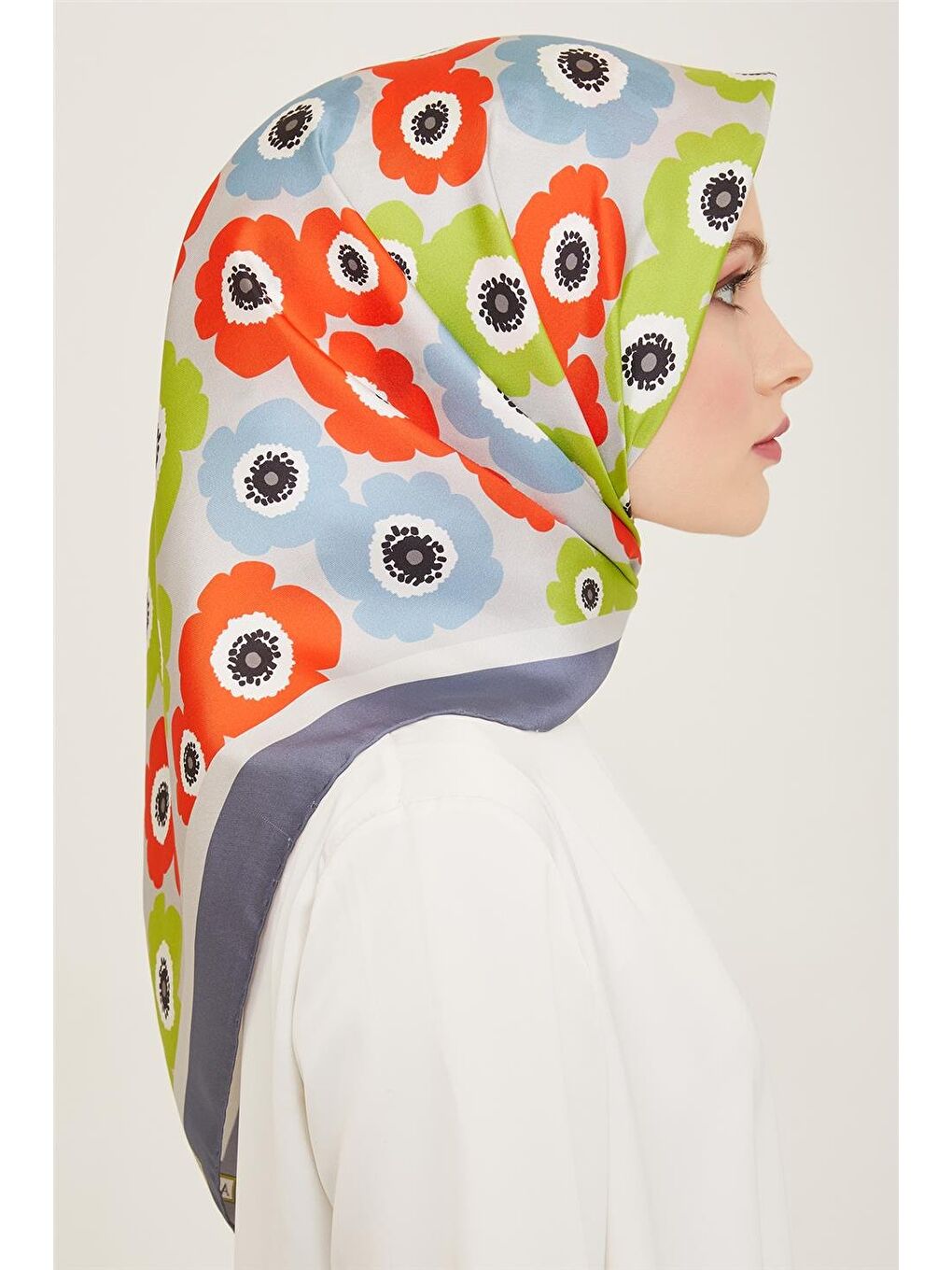 Karışık Çiçek Desenli Twill İpek Eşarp 24Ya9106 54 54-2