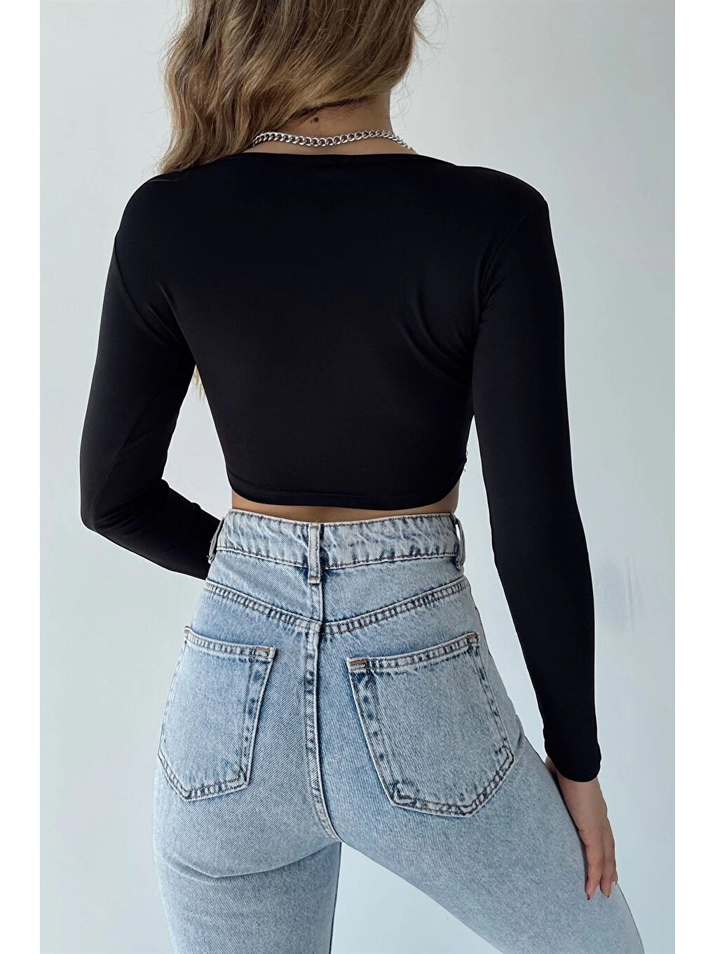 Kadın Siyah V Yaka Scuba Crop Bluz 0956-1184-1