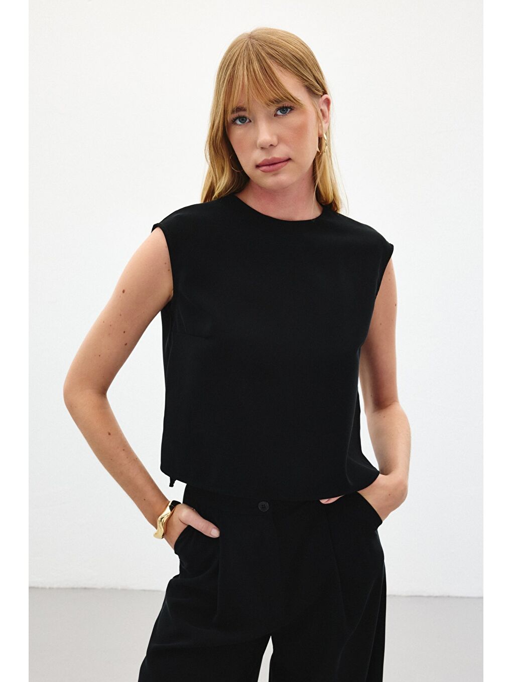 Kolsuz Salaş Bluz - Siyah-1