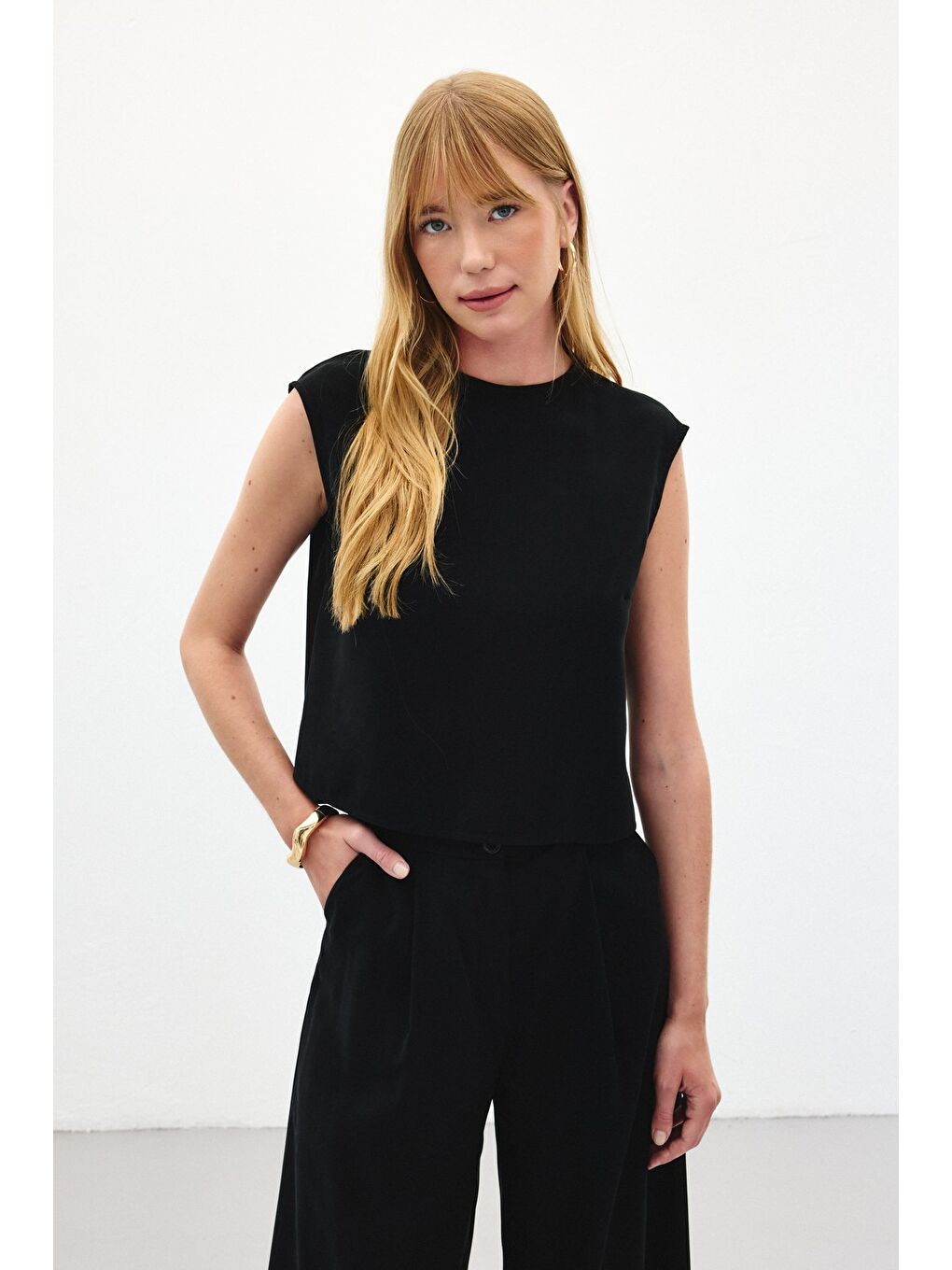 Kolsuz Salaş Bluz - Siyah-2