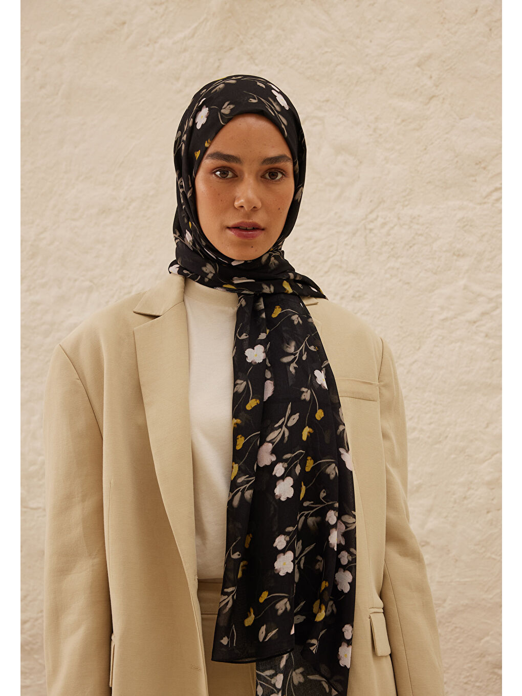 Soft Flowers  Desen Rami Şal Siyah-1