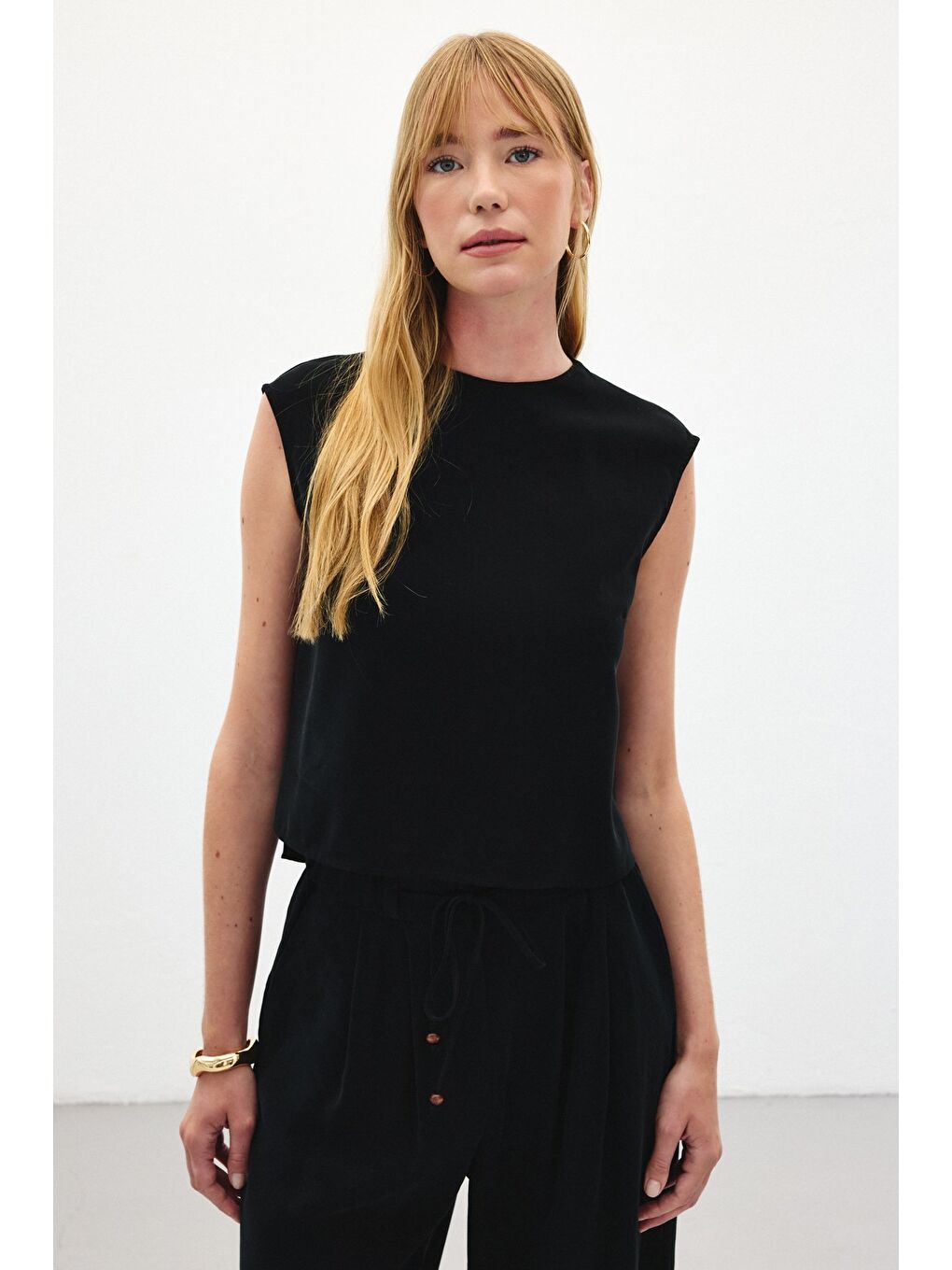 Kolsuz Salaş Bluz - Siyah-5