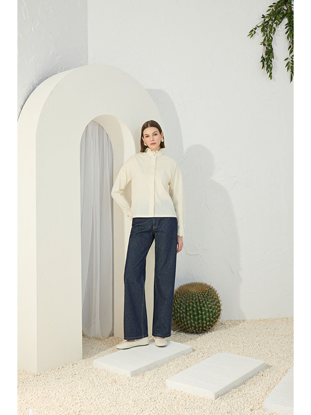 Ekru Fonksiyonel Dantel Detaylı Bluz