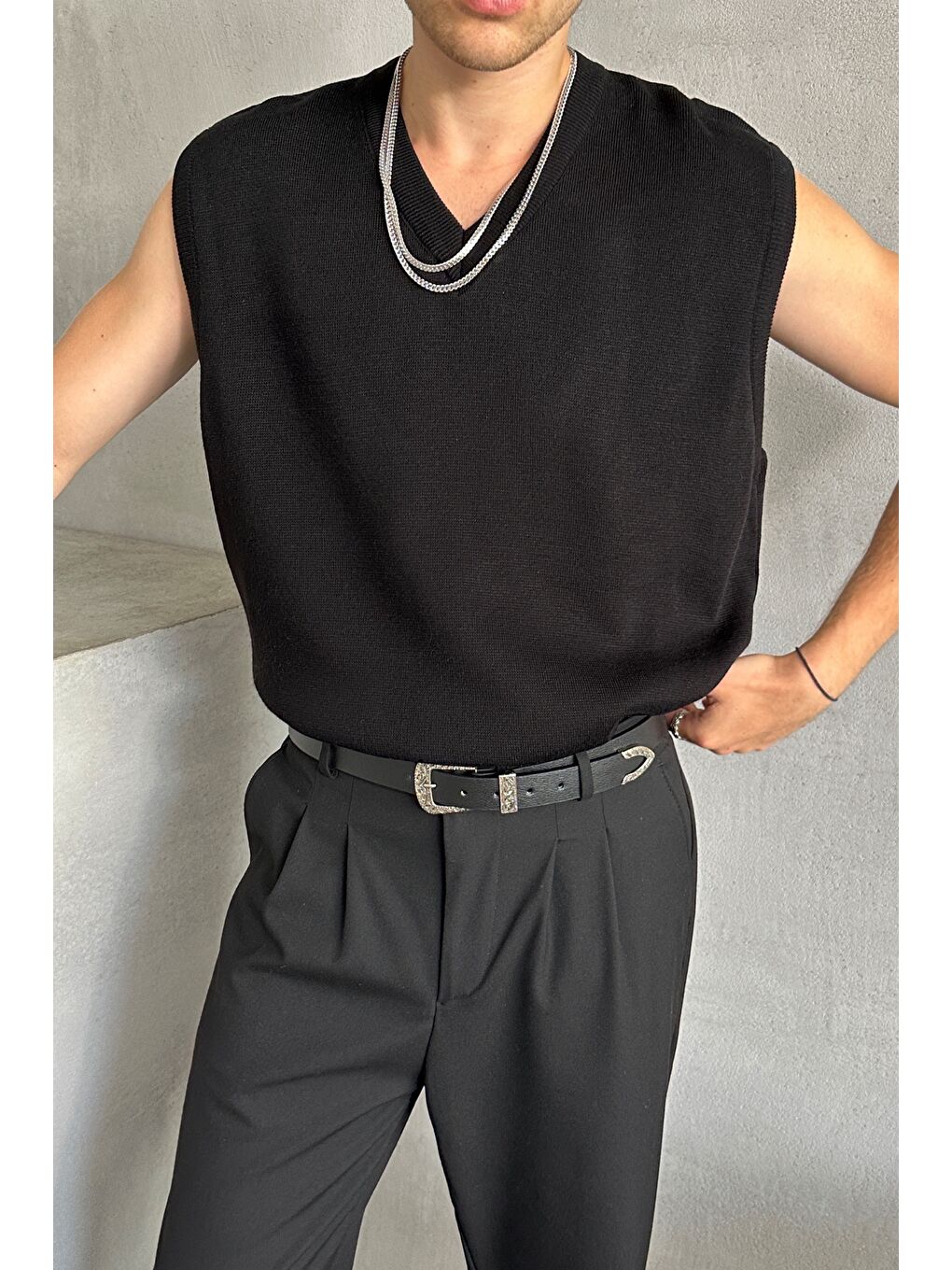 Siyah Erkek V Yaka Oversize Süveter