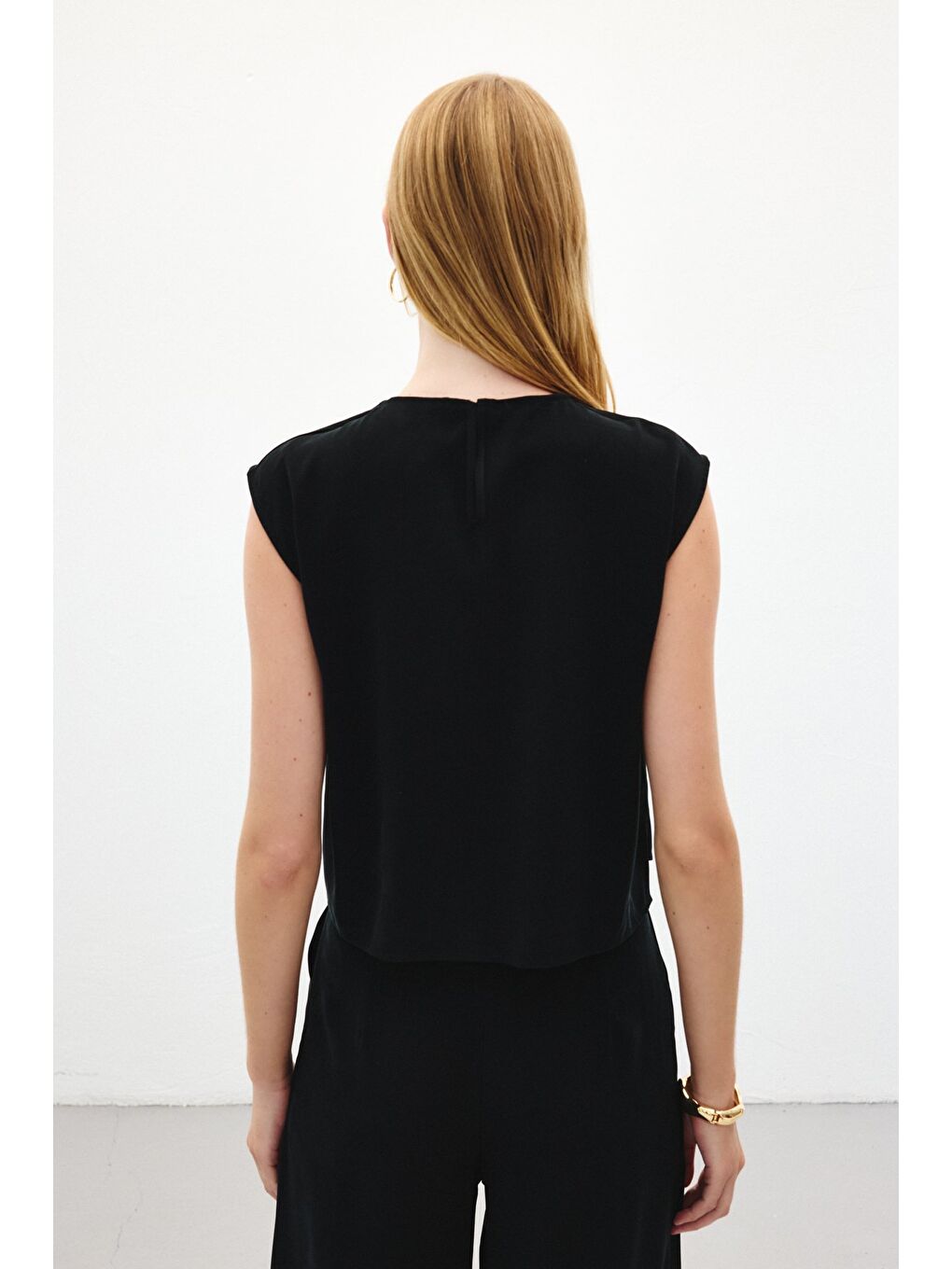 Kolsuz Salaş Bluz - Siyah-7