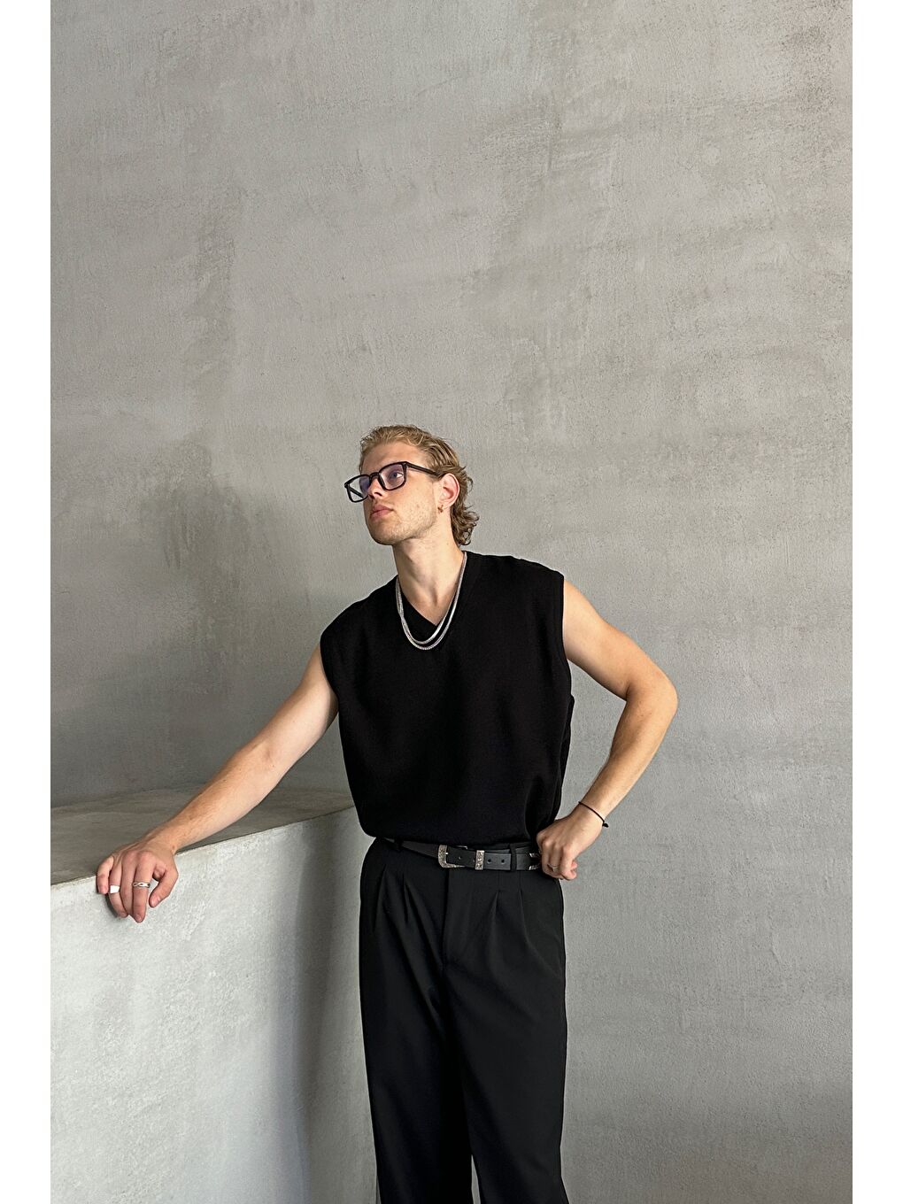 Siyah Erkek V Yaka Oversize Süveter-1