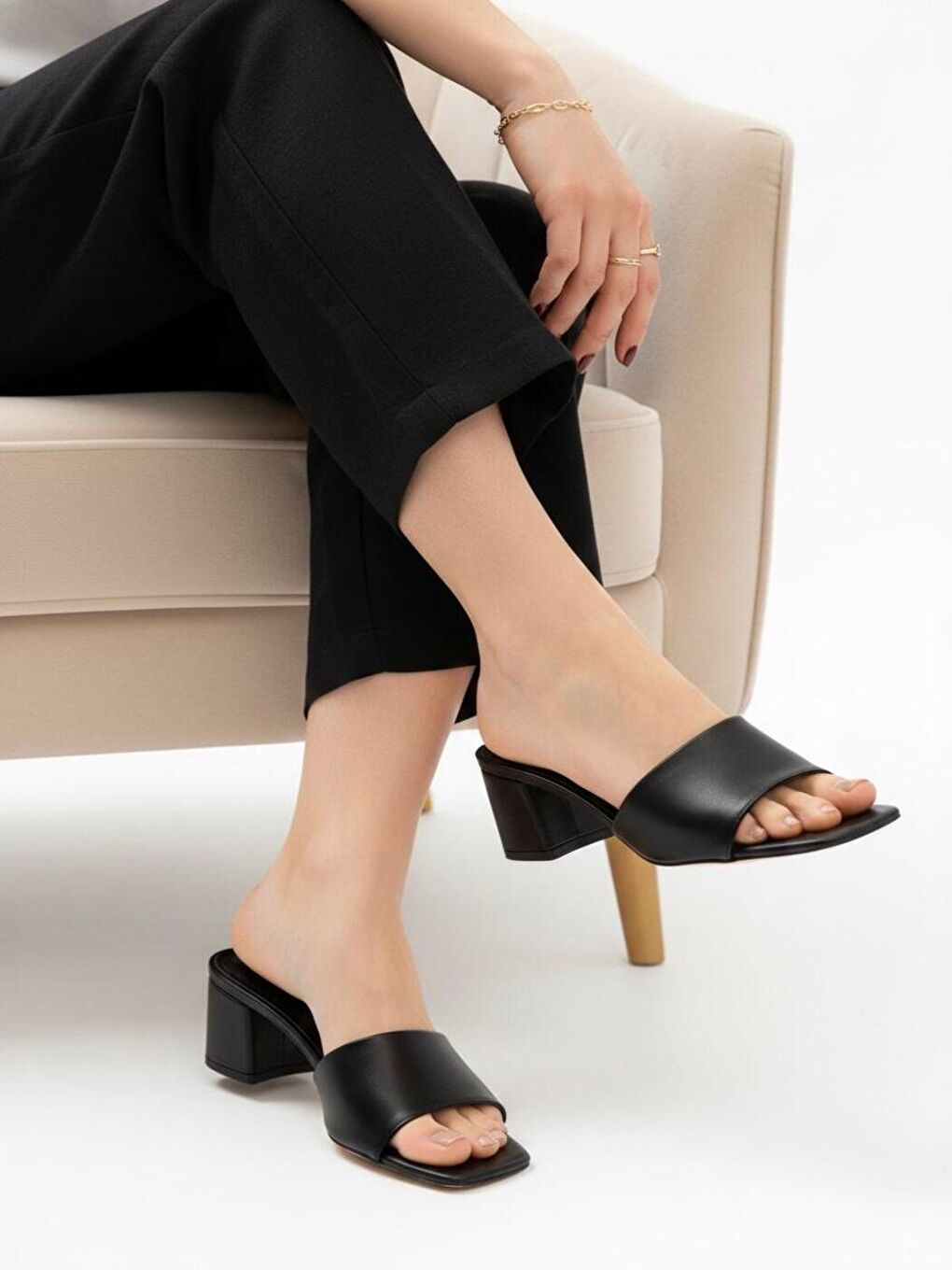 Kadın Diodre Siyah Cilt Rahat Günlük Kalın Topuklu Terlik-3