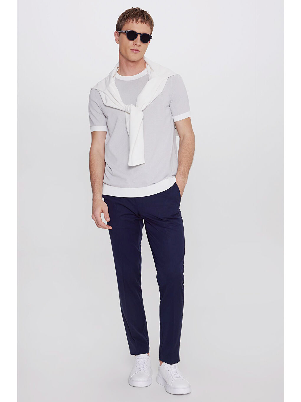 Erkek Gri-Ekru Standart Fit Normal Kesim Bisiklet Yaka Desenli Triko Tişört-1