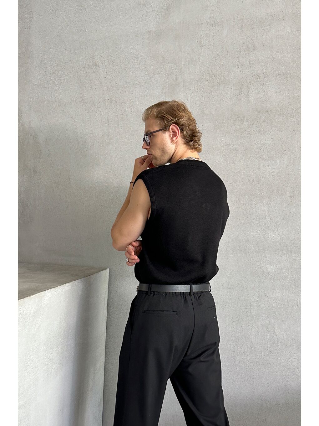 Siyah Erkek V Yaka Oversize Süveter-3