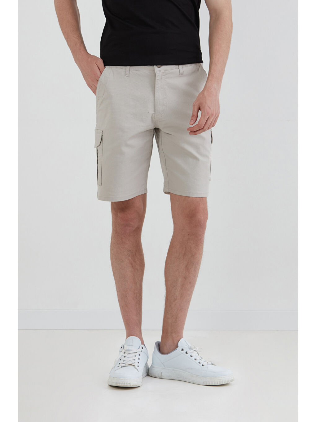 Bej Düğmeli Kargo Cepli Şort-2