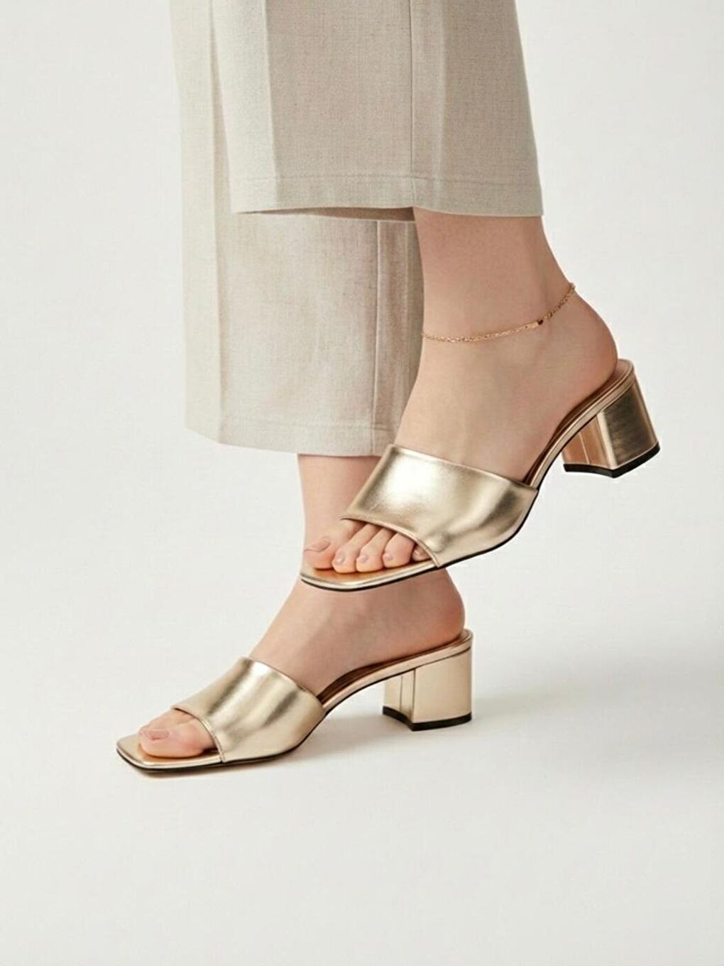 Sarı Kadın Diodore Gold Günlük Rahat Kalın Topuklu Terlik-1